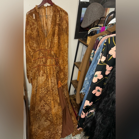 Bohemian Long sleeve maxi with high split - Picture 1 of 4